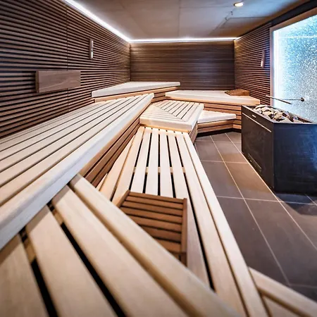 Курортный комплекс Schloss Fleesensee Гёрен-Леббин