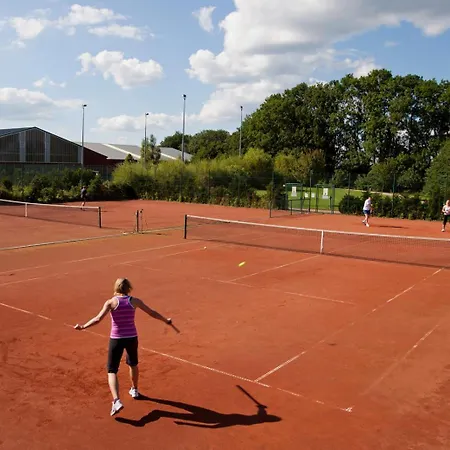Schloss Fleesensee 5* Гёрен-Леббин