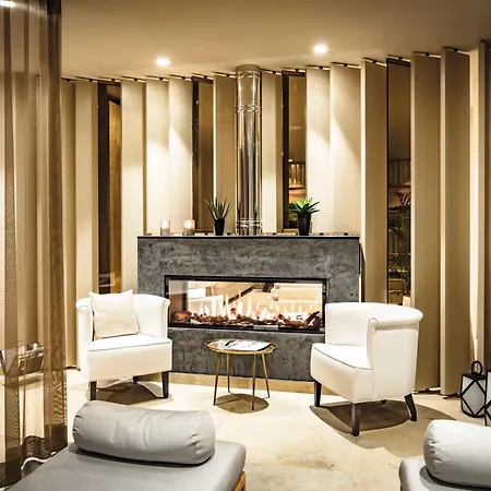 Schloss Fleesensee 5* 고렌레빈