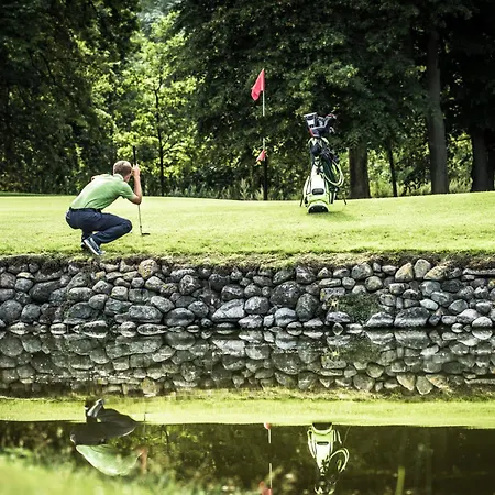 Курортный комплекс Schloss Fleesensee Гёрен-Леббин