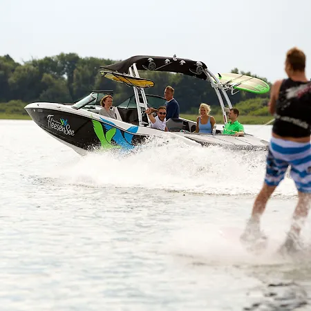 度假村 Schloss Fleesensee