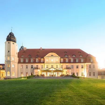 Schloss Fleesensee Курортный комплекс Гёрен-Леббин