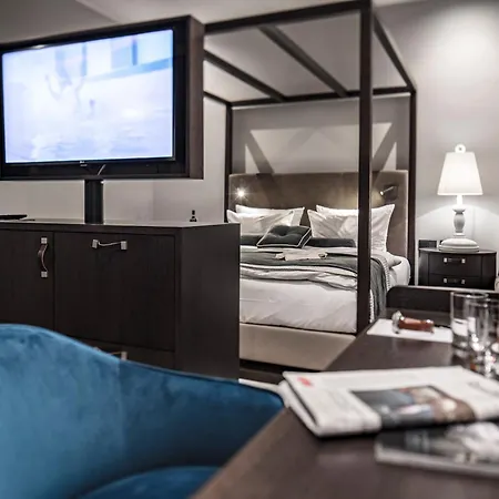 Schloss Fleesensee 5* Гёрен-Леббин