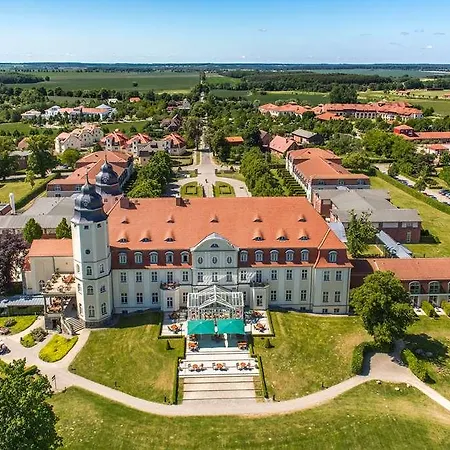 Курортный комплекс Schloss Fleesensee Гёрен-Леббин