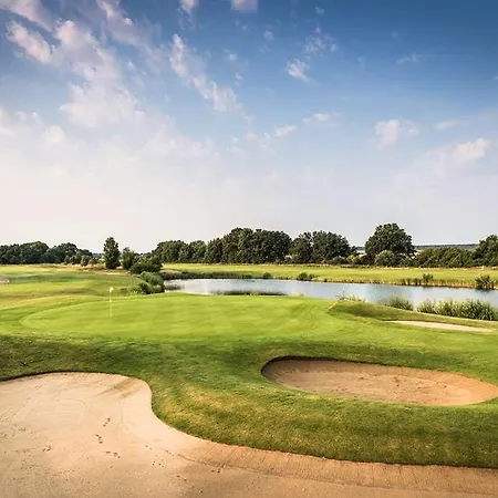 Schloss Fleesensee 度假村 5*